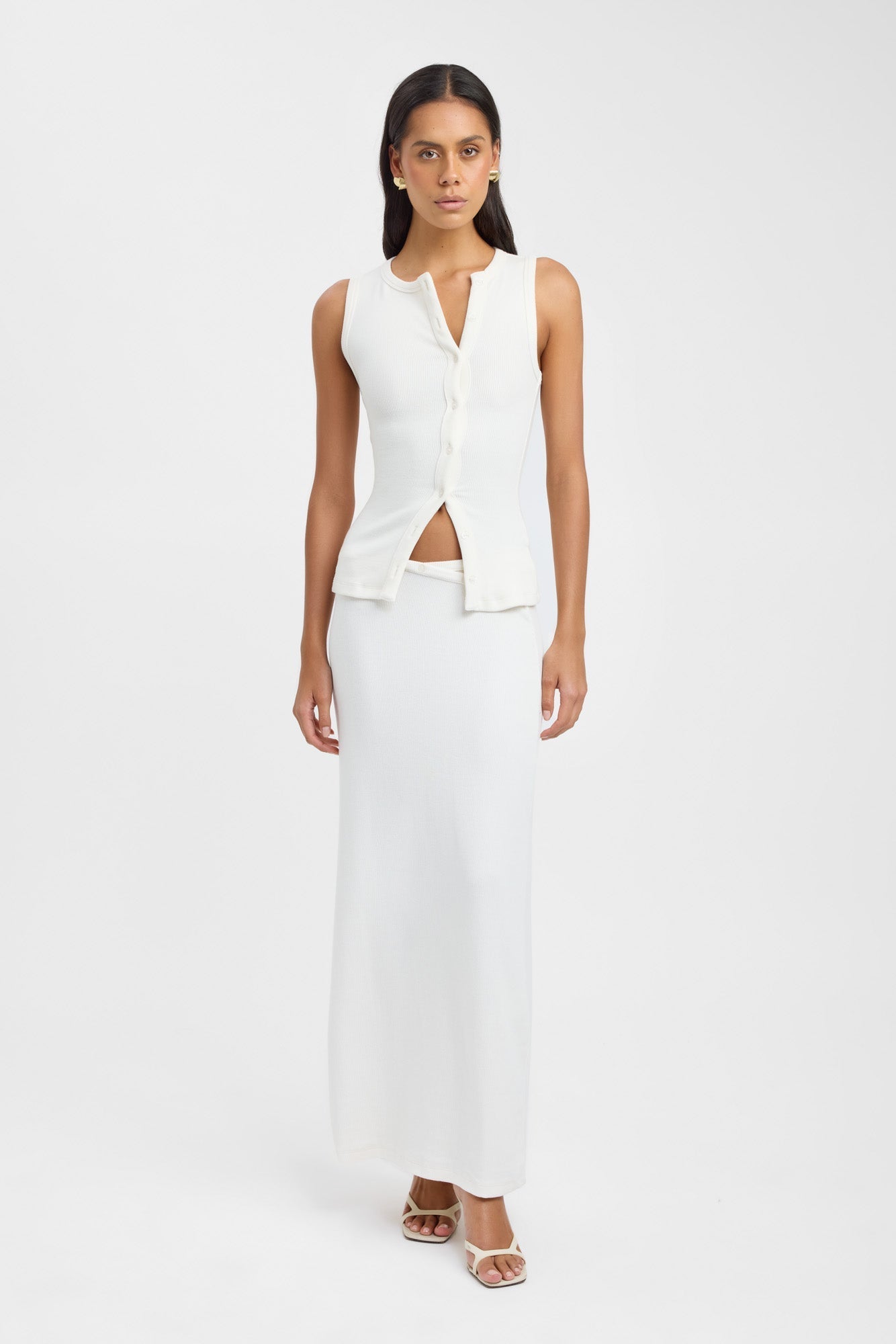 MODAL BUTTON TANK