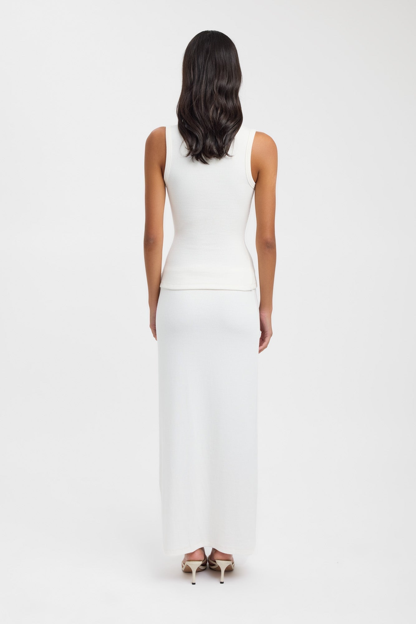 MODAL BUTTON TANK