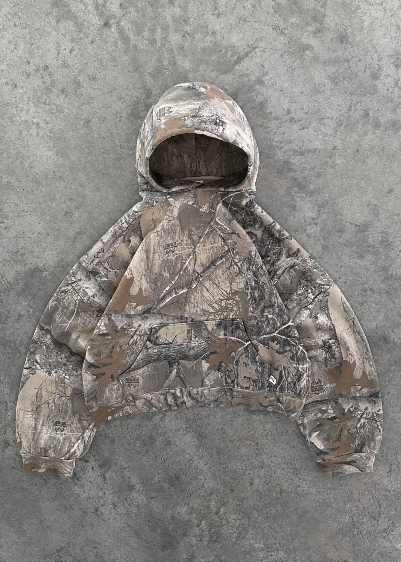 AKIMBO CAMO HOODIE