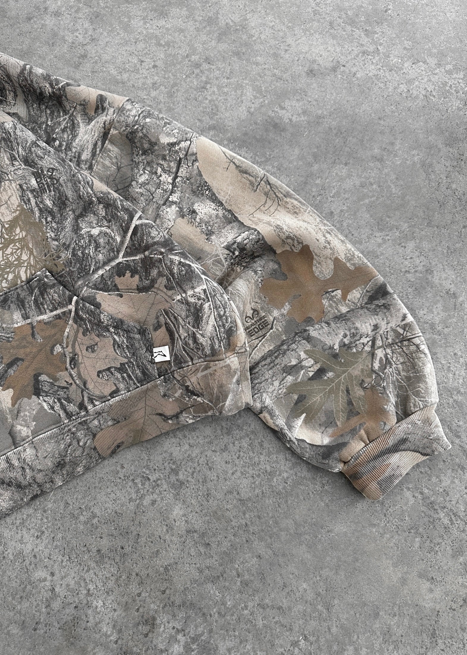 AKIMBO CAMO HOODIE