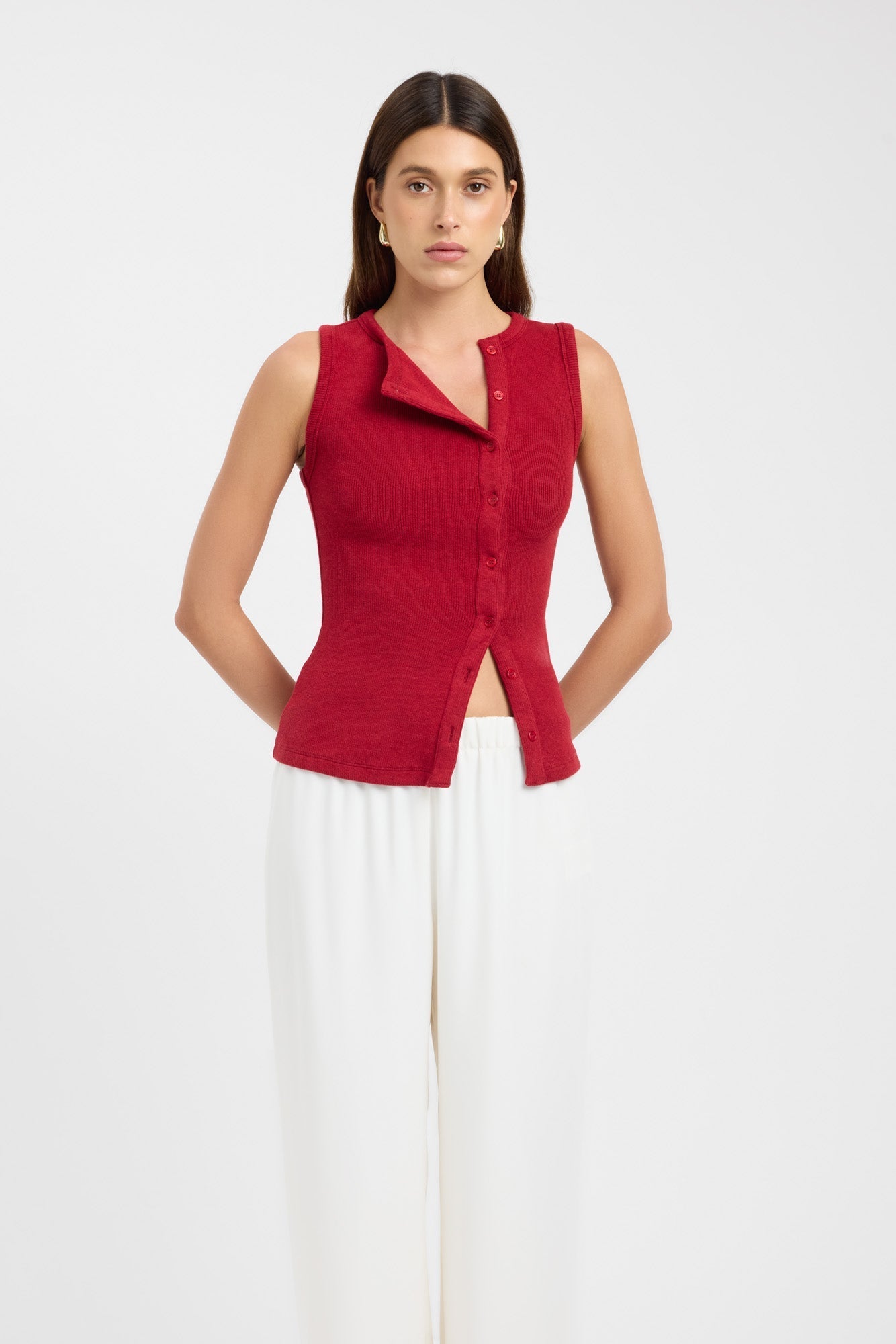 MODAL BUTTON TANK