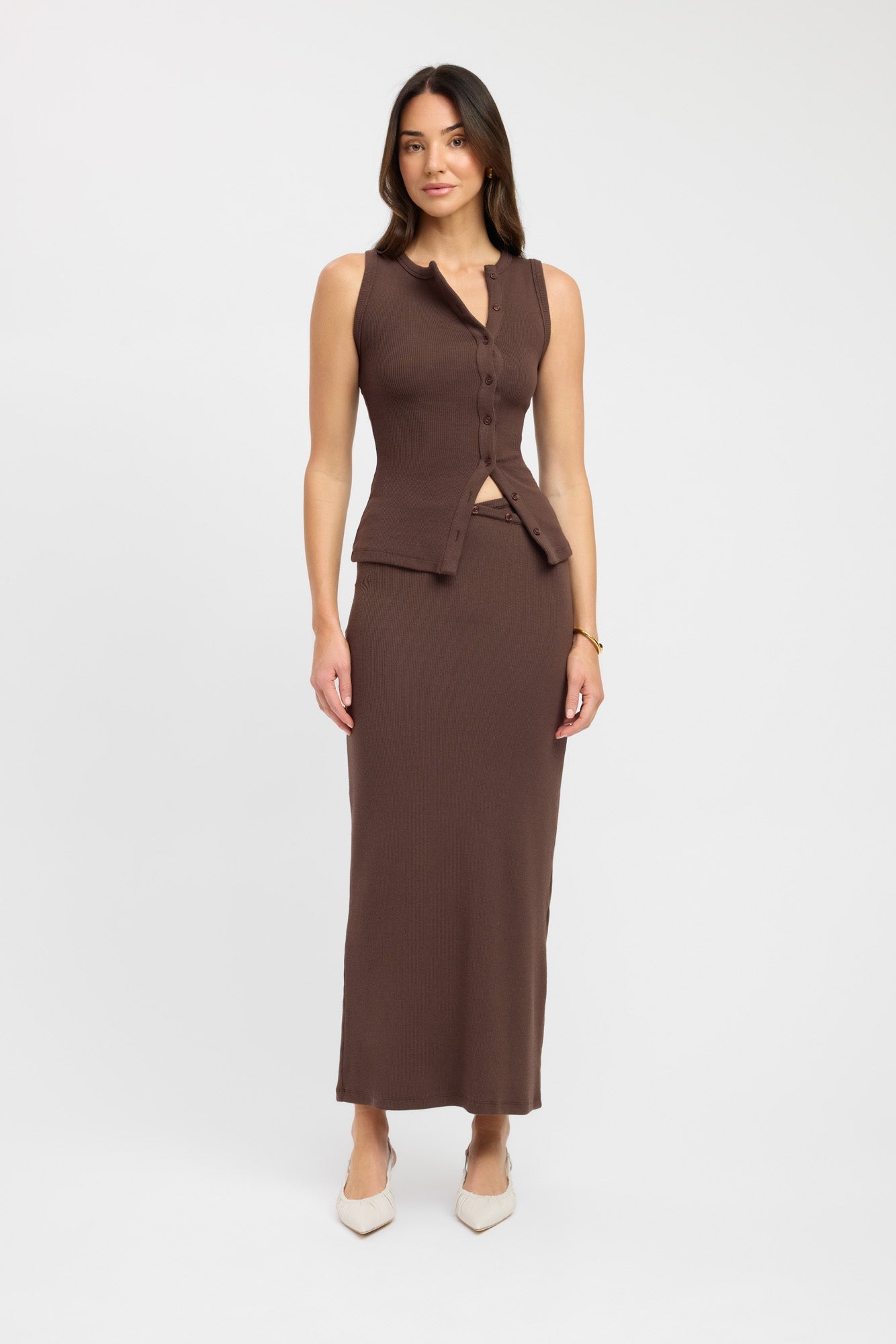 MODAL BUTTON TANK