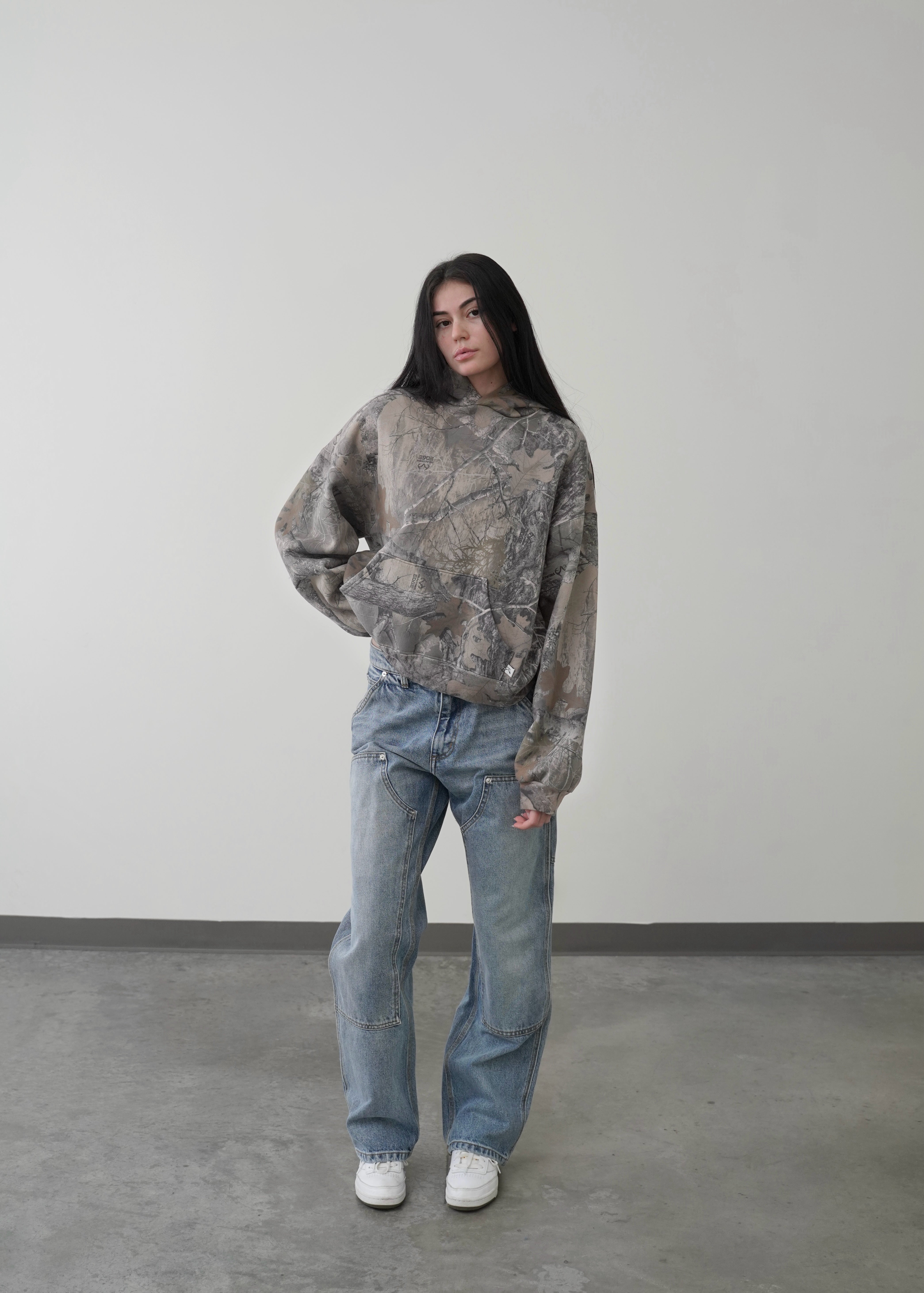 AKIMBO CAMO HOODIE
